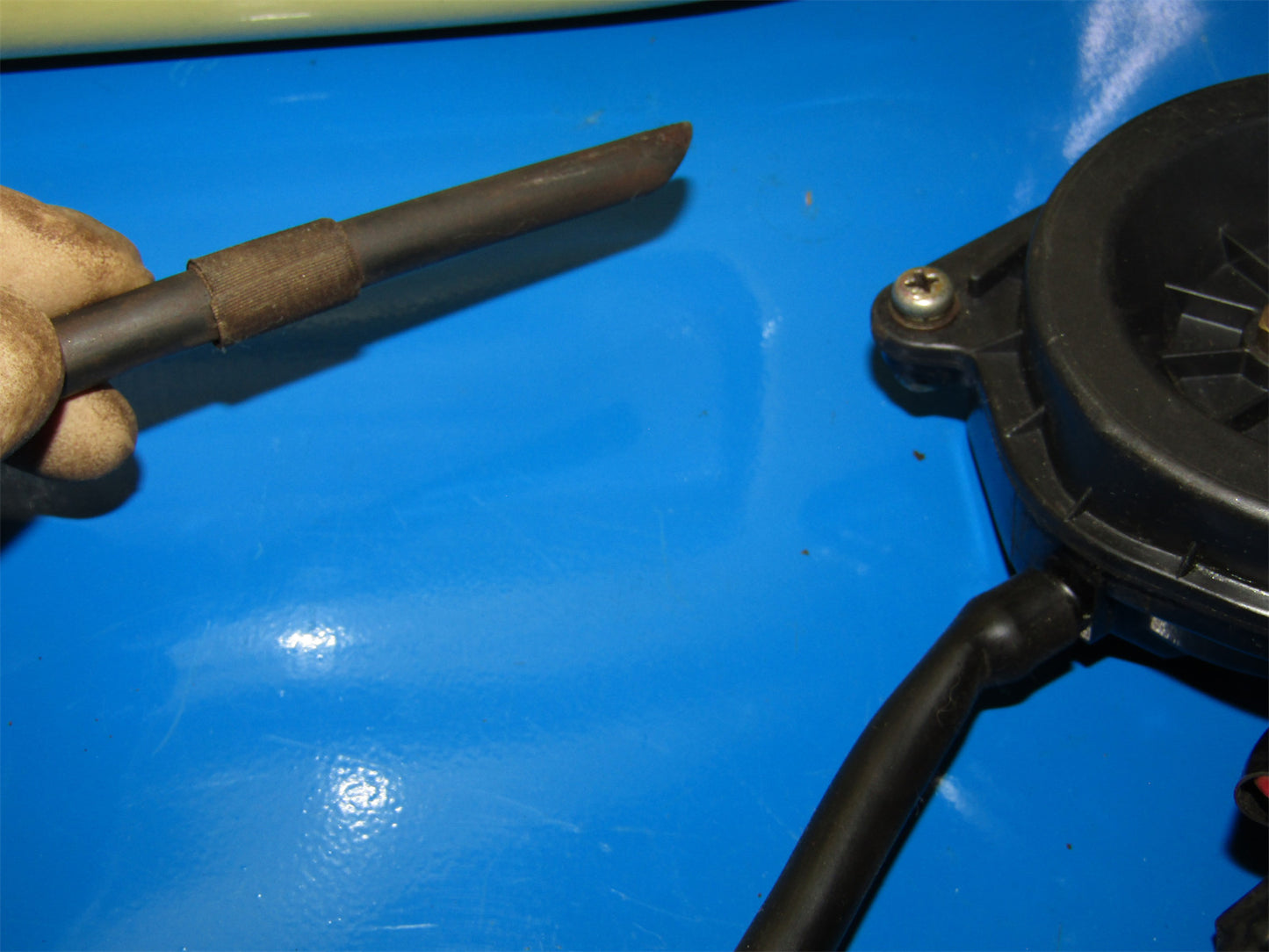 92 93 94 95 96 Lexus ES300 OEM Power Antenna Water Drain Hose