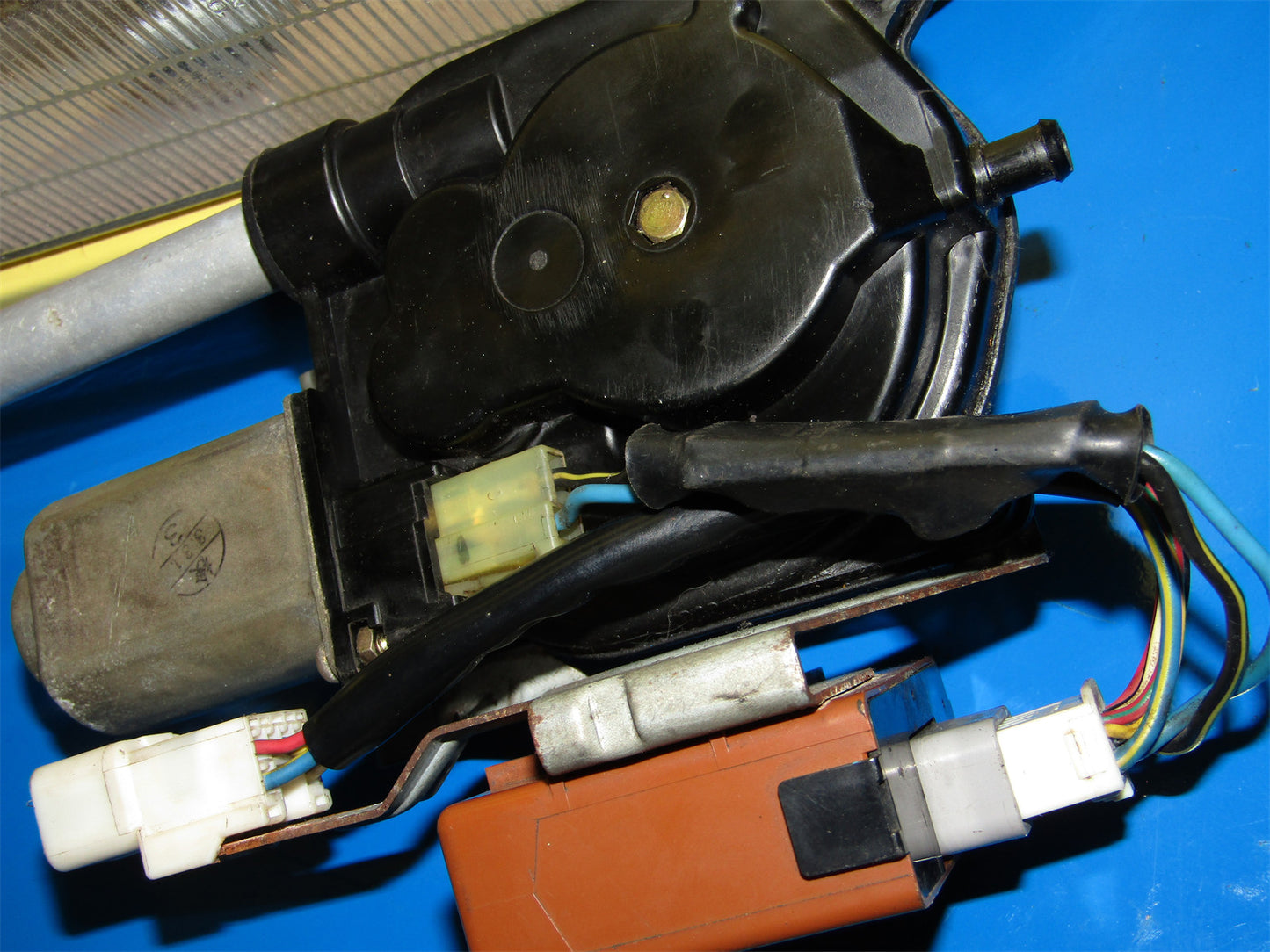 92 93 94 95 96 Lexus ES300 OEM Power Antenna Wiring Harness Connectors