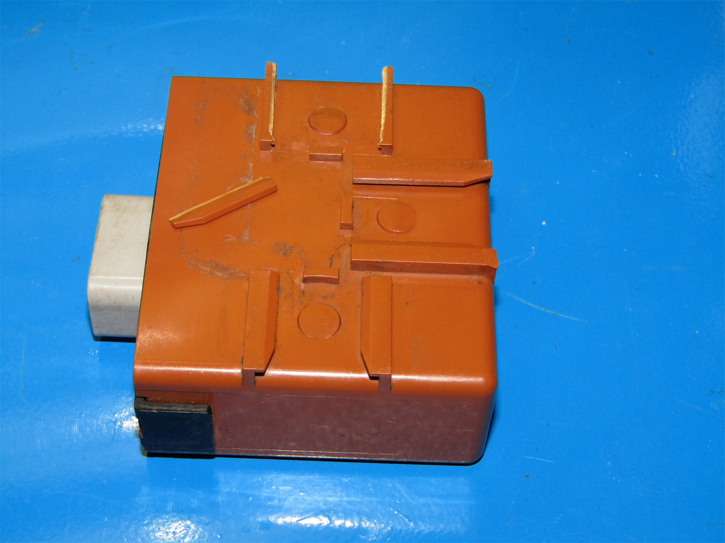 92 93 94 95 96 Lexus ES300 OEM Power Antenna Relay Module