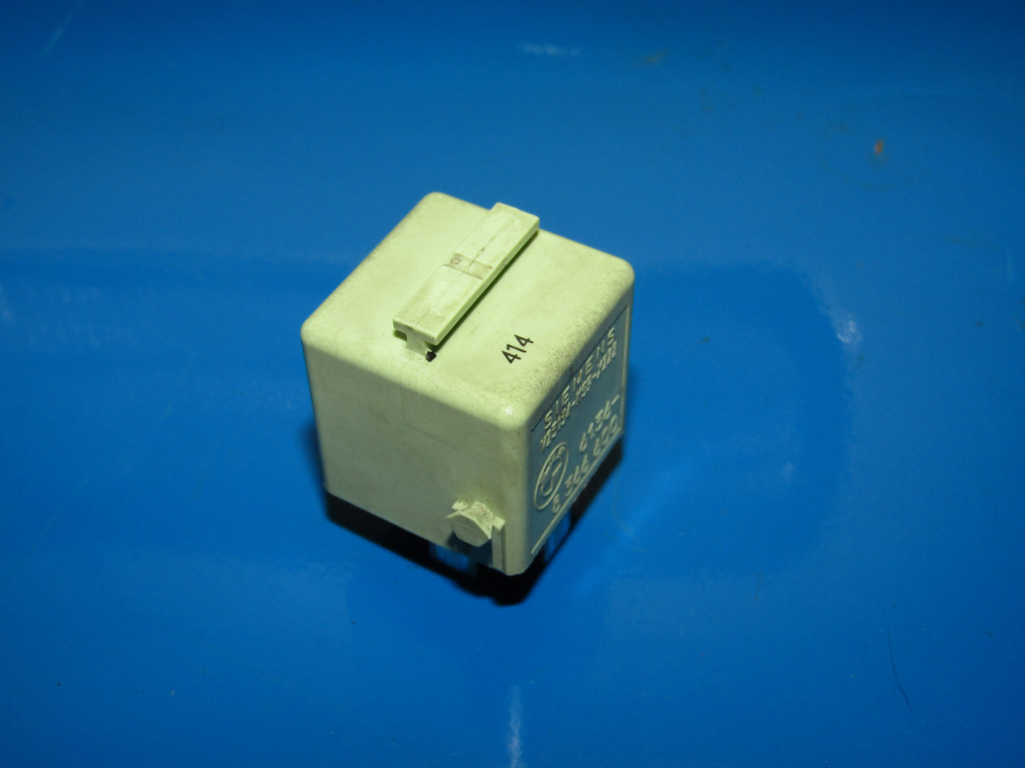 BMW OEM Relay V23134-K59-X222 / 61.36-8 366 600