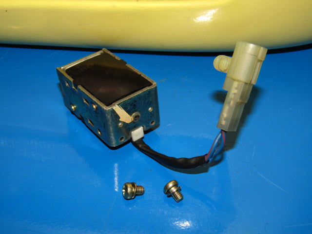 92-96 Toyota Camry OEM A/T Shift Lock Solenoid 85431-33010