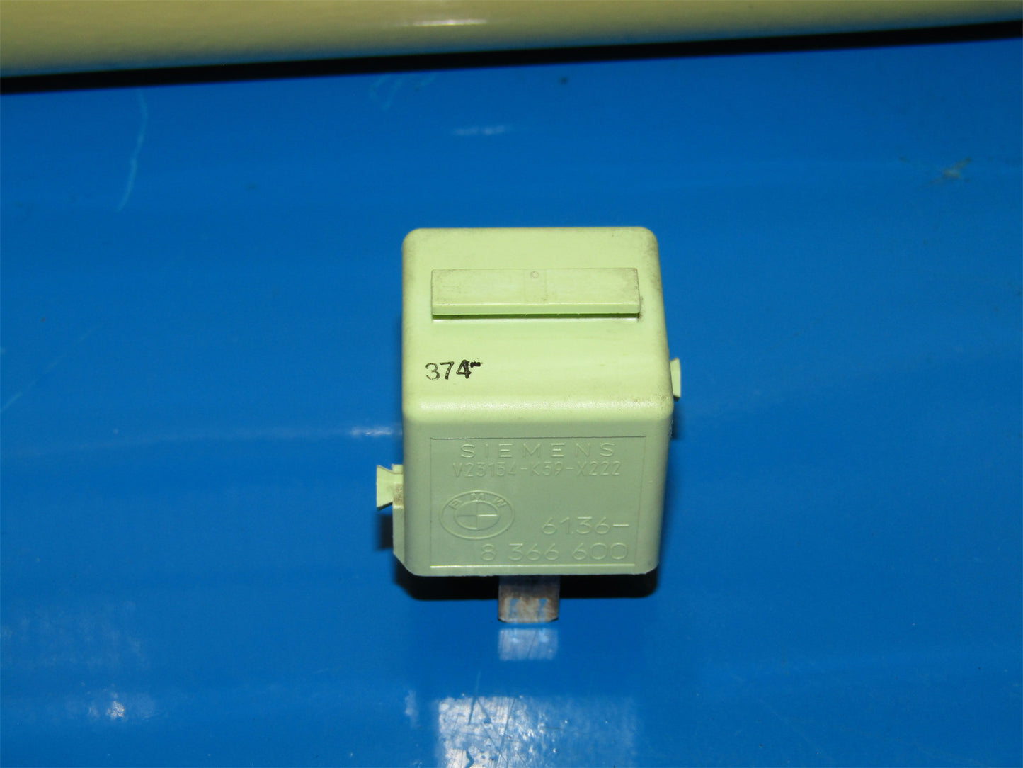 BMW OEM Relay V23134-K59-X222 61.36-8 366 600