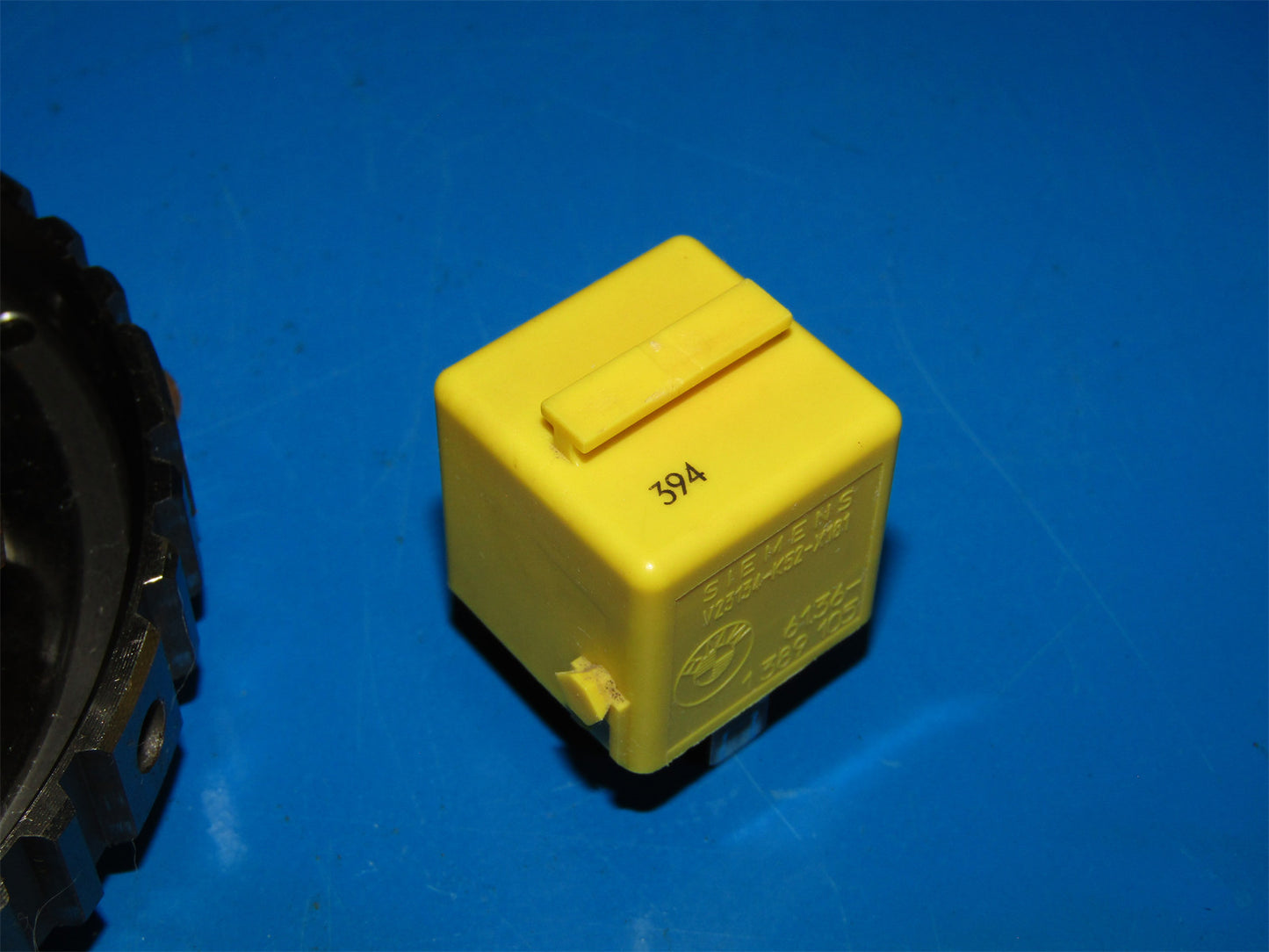 BMW OEM Relay V23134-K52-X181 61.36-1 389 105