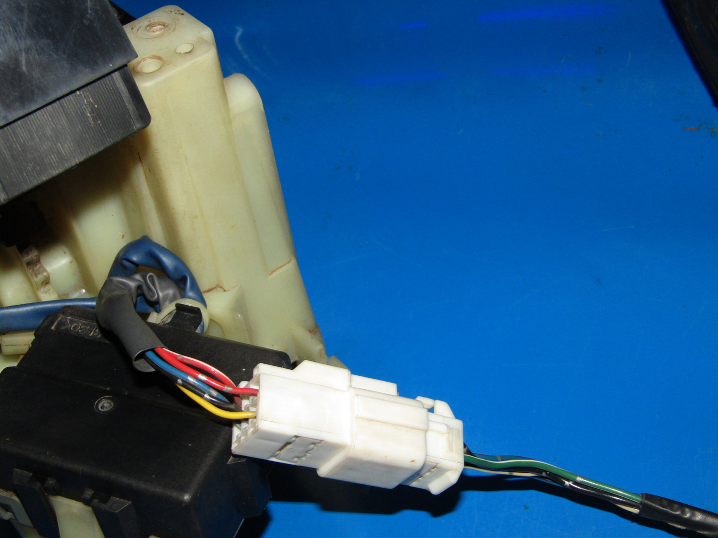 92-96 Lexus ES300 OEM A/T Shift Lock Control Module Pigtail Harness Connector