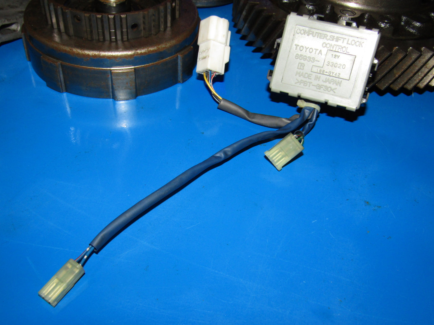 92-96 Lexus ES300 OEM A/T Computer Shift Lock Control Module 85933-33020