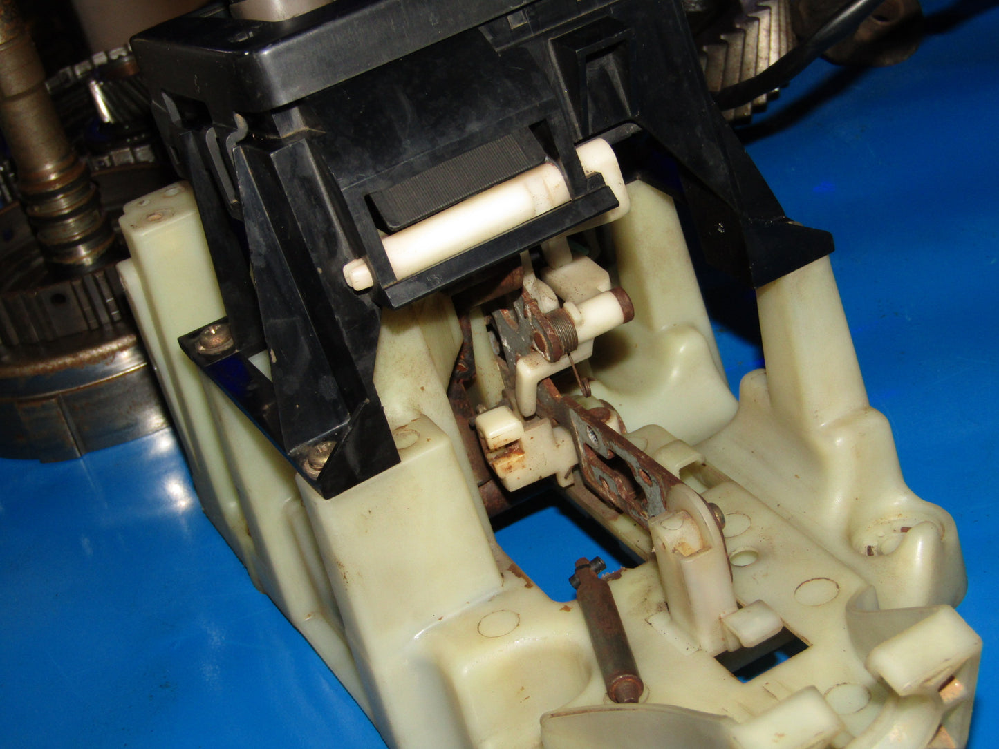 92-96 Lexus ES300 OEM A/T Shift Lock Solenoid Shifter Lock Push Rod Pin