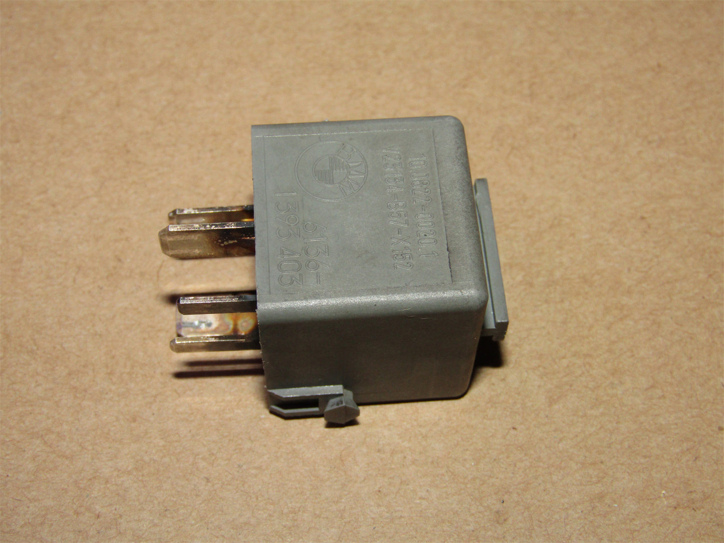 BMW OEM Relay V23134-B57-X152 / 10.0822-0020.1