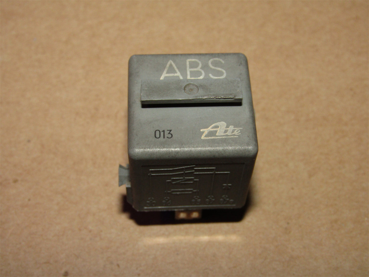 BMW OEM Relay V23134-B57-X152 / 10.0822-0020.1
