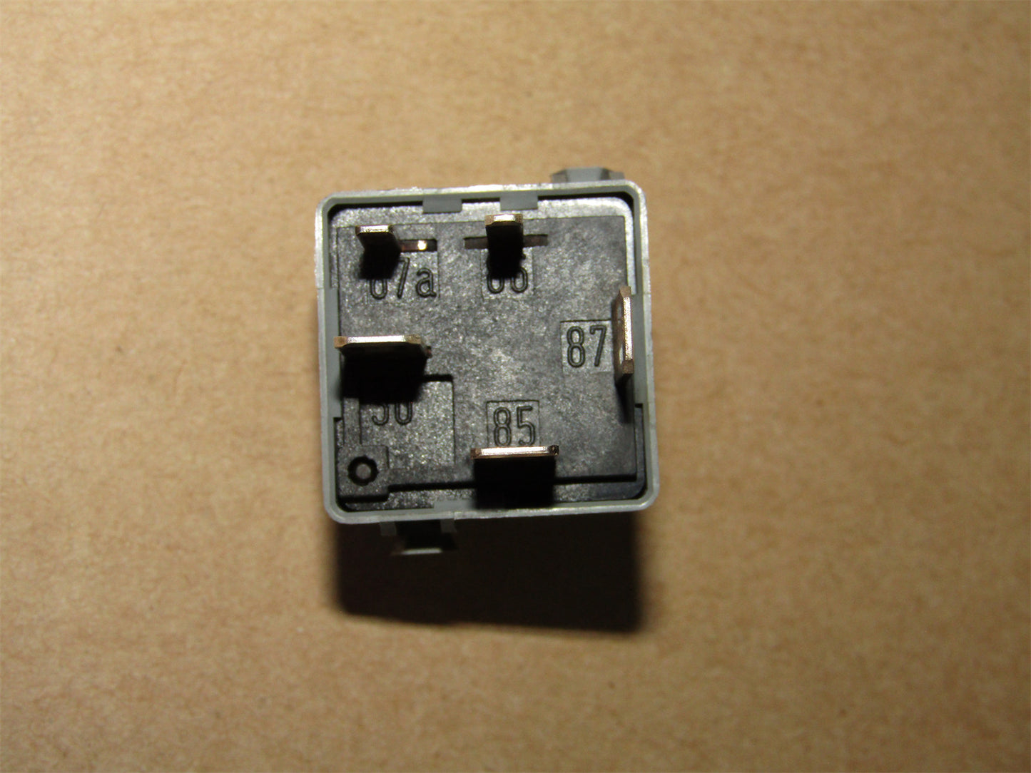 BMW OEM Relay V23134-B57-X152 / 10.0822-0020.1