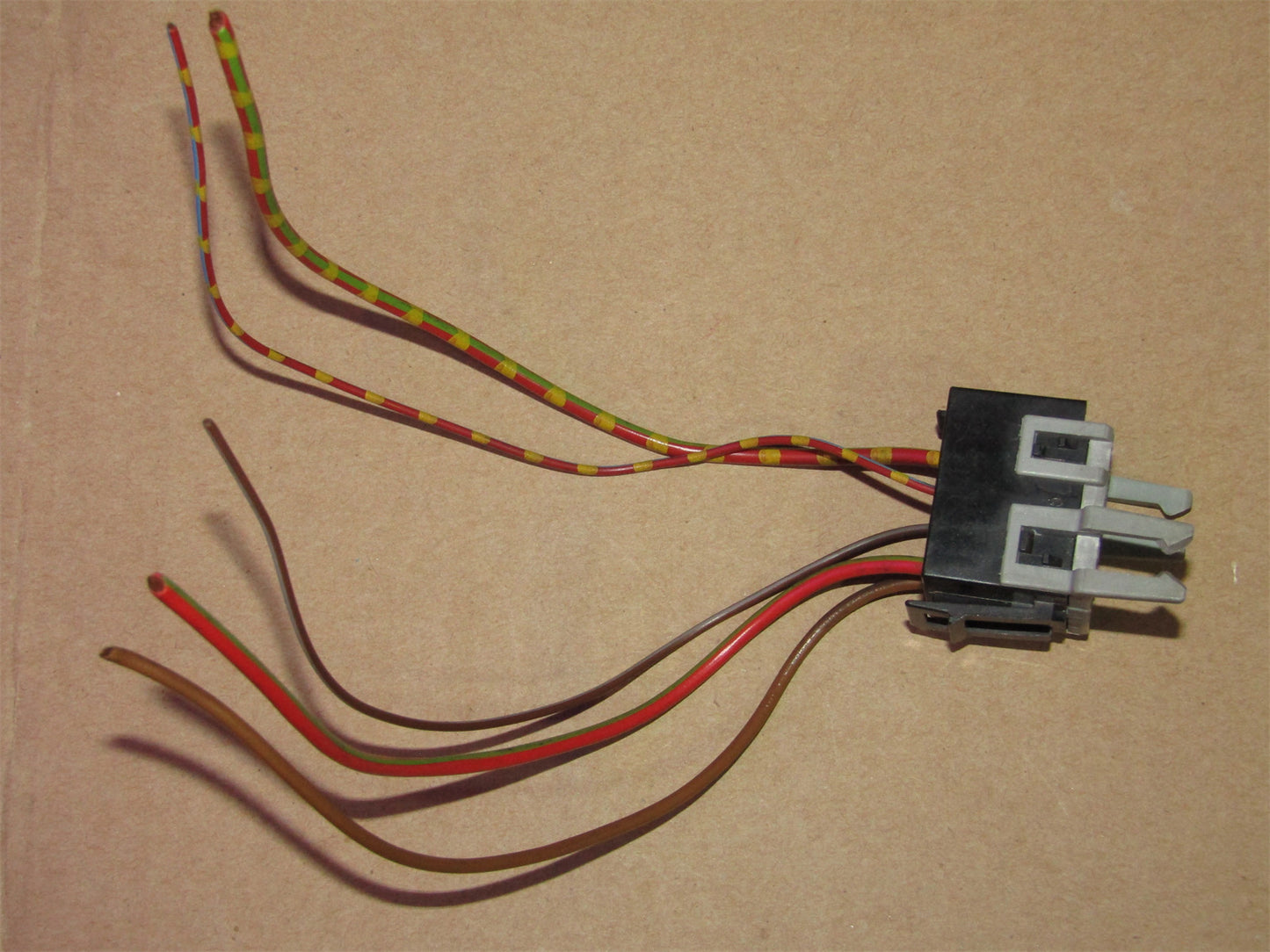 92-95 BMW 325i OEM V23134-B57-X152 Relay Pigtail Harness Connector