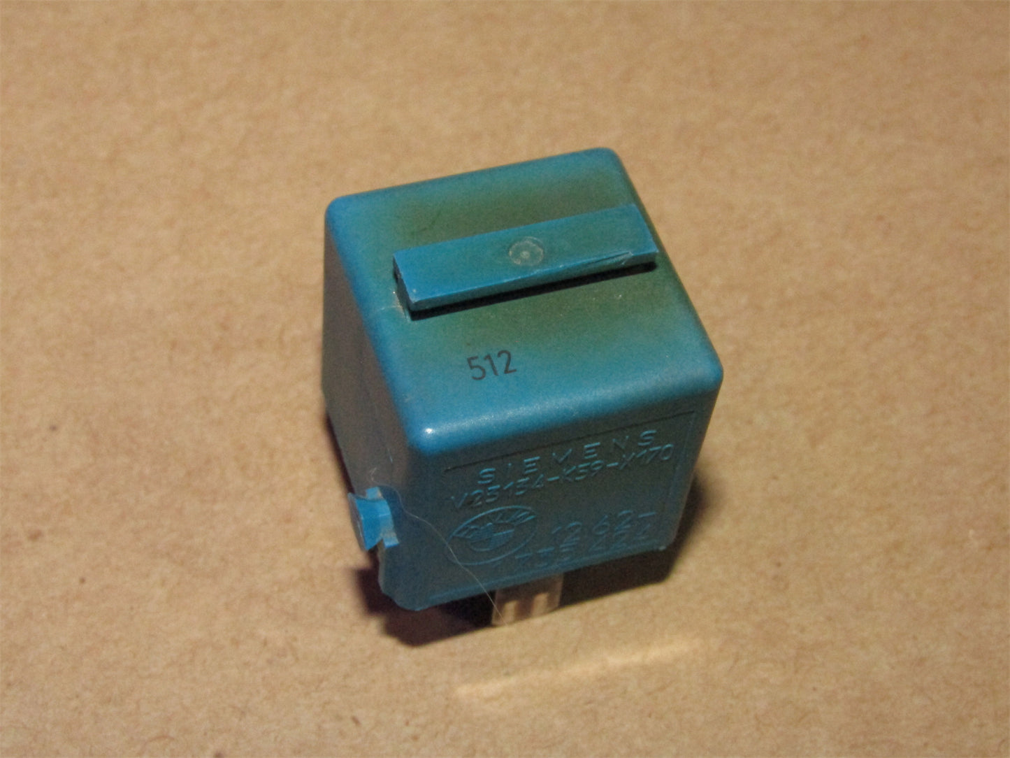 BMW OEM Relay V23134-K59-X170 / 12.62-1735 424