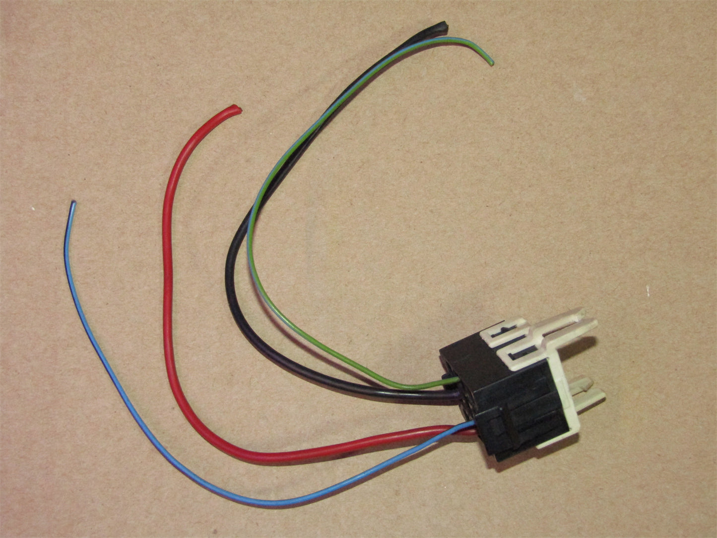 92-95 BMW 325i OEM V23134-K59-X170 Relay Pigtail Harness Connector