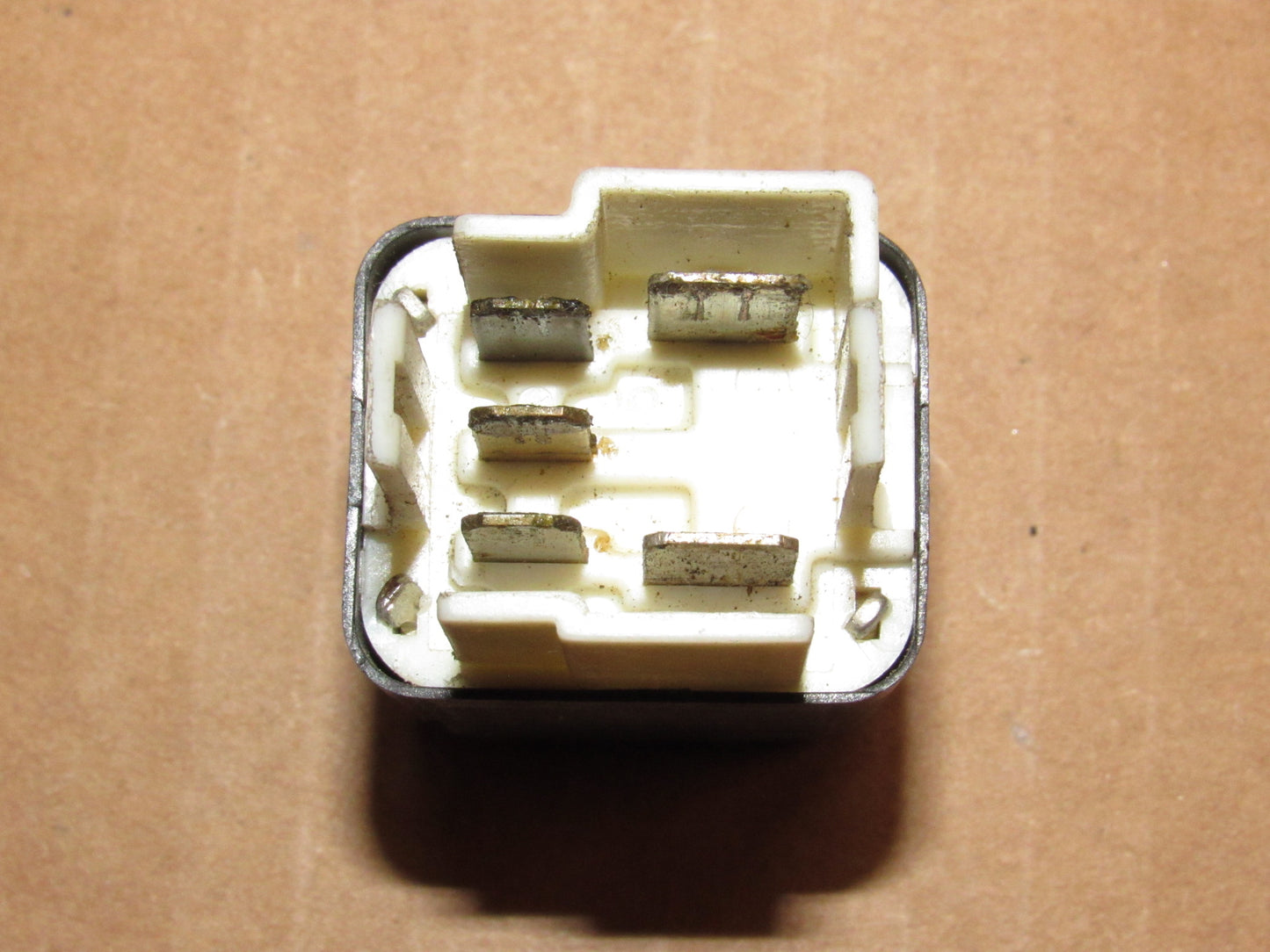 Toyota OEM Relay 90987-04002-2 056700-7770