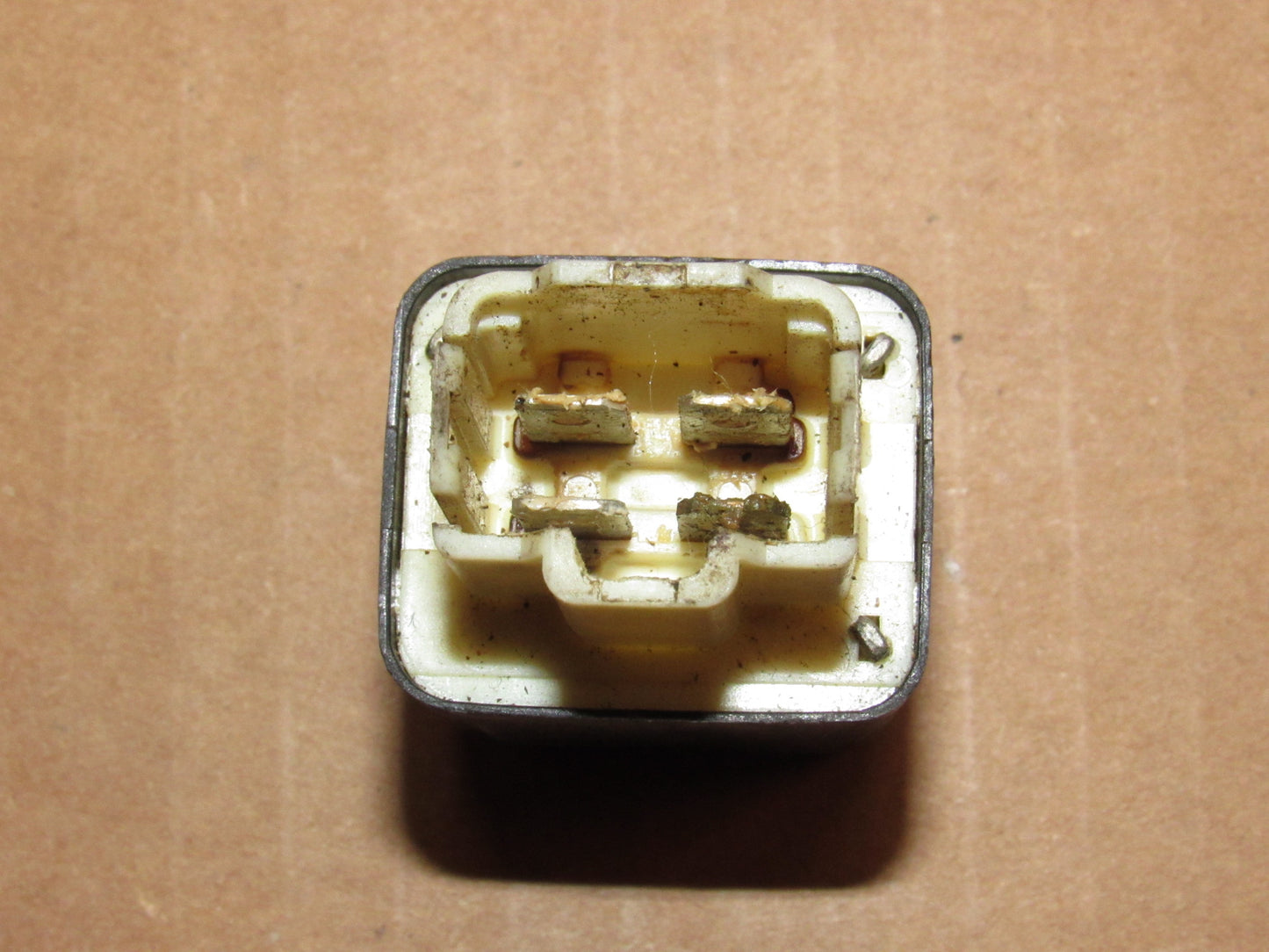 Toyota OEM Relay 85926-30020 056700-5081