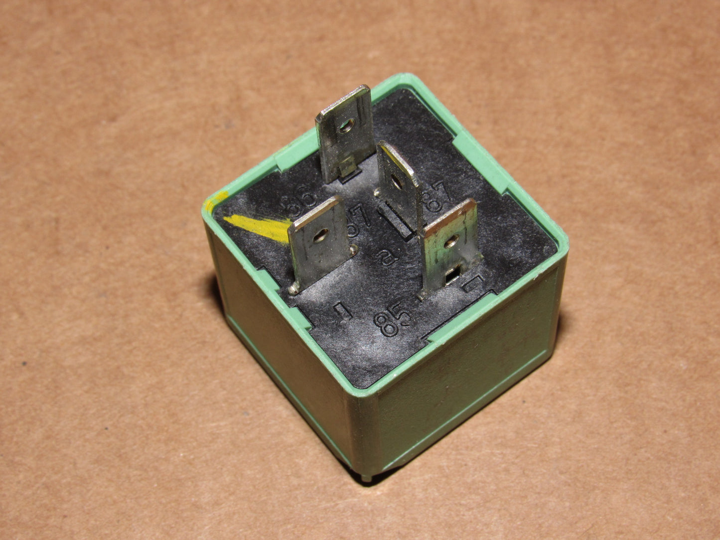 Toyota OEM Relay 90080-87015 VF4-12F21-Z01