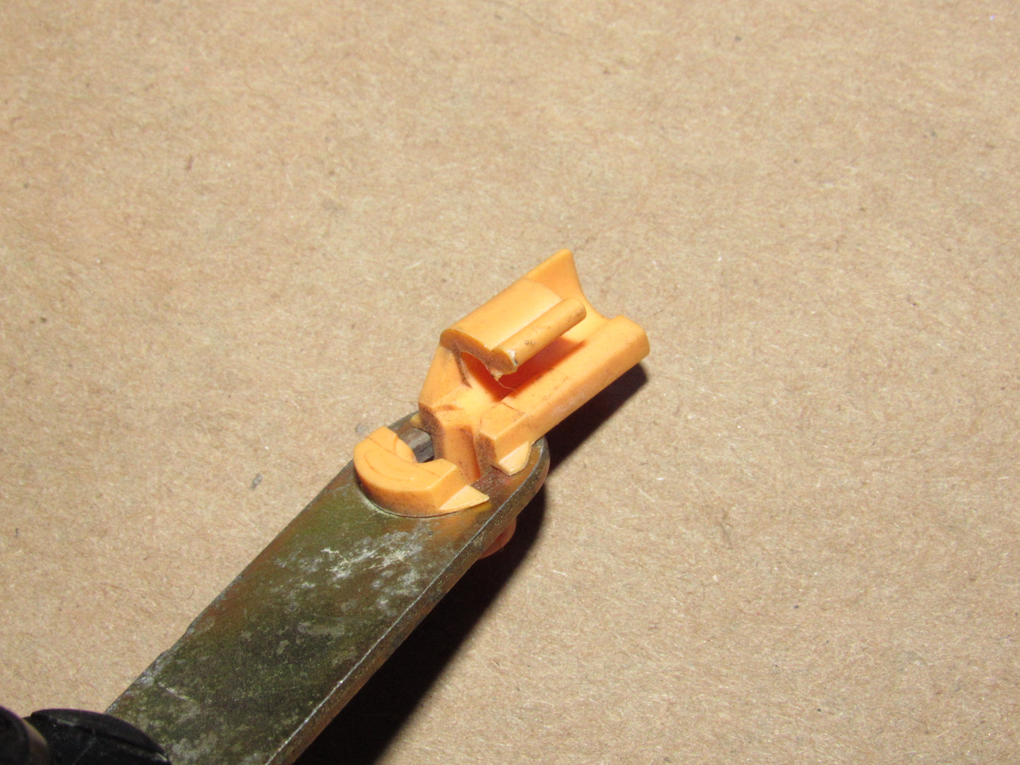 94 95 96 97 Mazda Miata 1.8L OEM Door Linkage Rod Bell Crank Arm Clips - Right