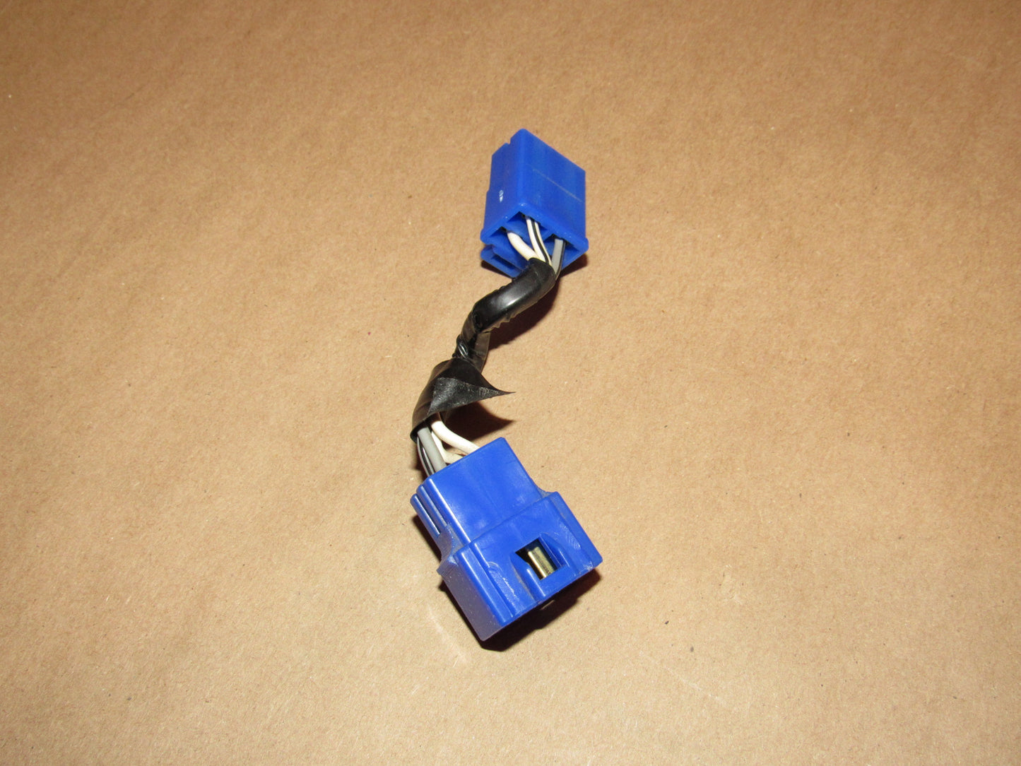 86 87 88 Mazda RX7 OEM Radio Signal Processor Module Harness Connector
