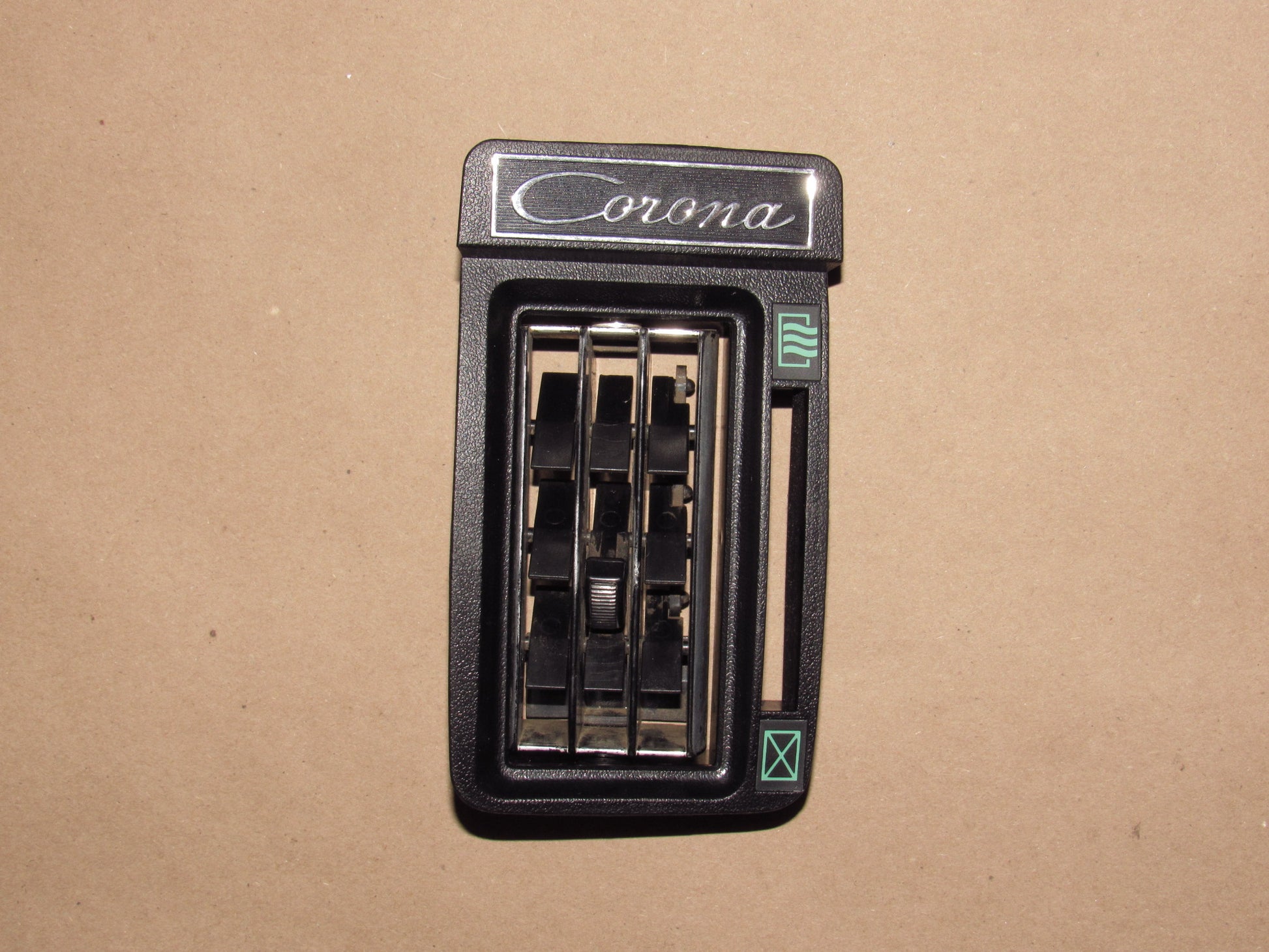 74-76 Toyota Corona OEM Dash Air Vent Louver - Right