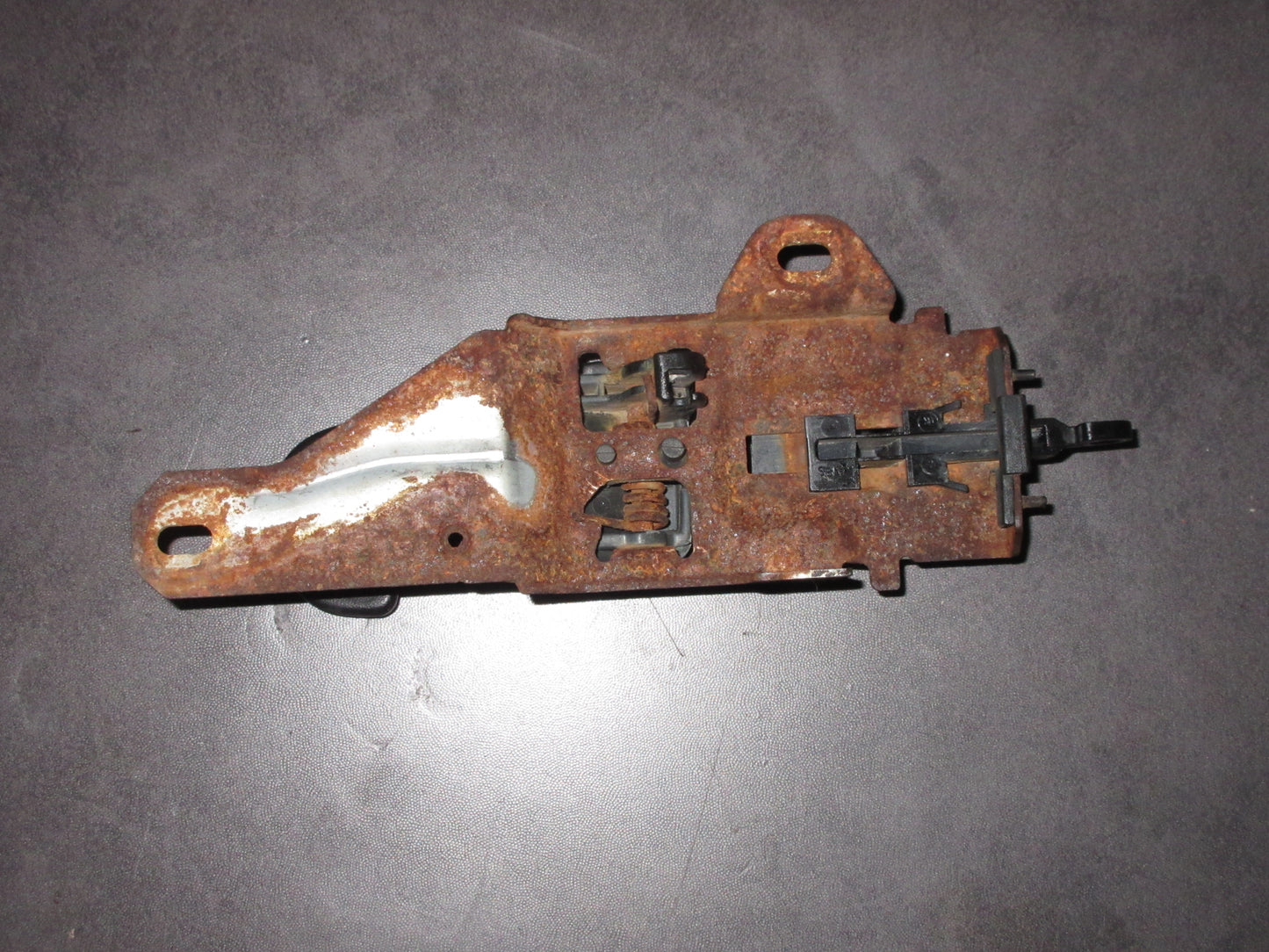 91 92 93 94 95 96 Mitsubishi 3000GT Interior Door Handle - Right