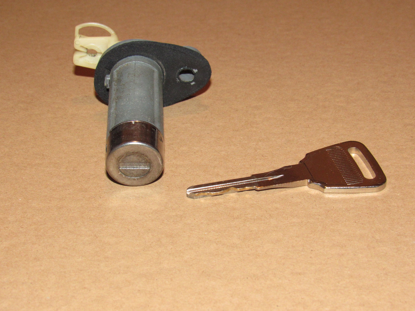 88-91 Honda CRX OEM Hatch Door Trunk Lock Cylinder Tumbler with Key