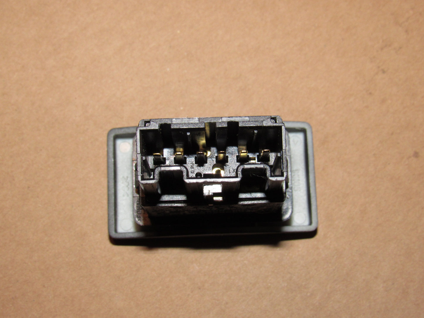 03-04 Land Rover Discovery OEM Dash Central Power Door Lock Switch