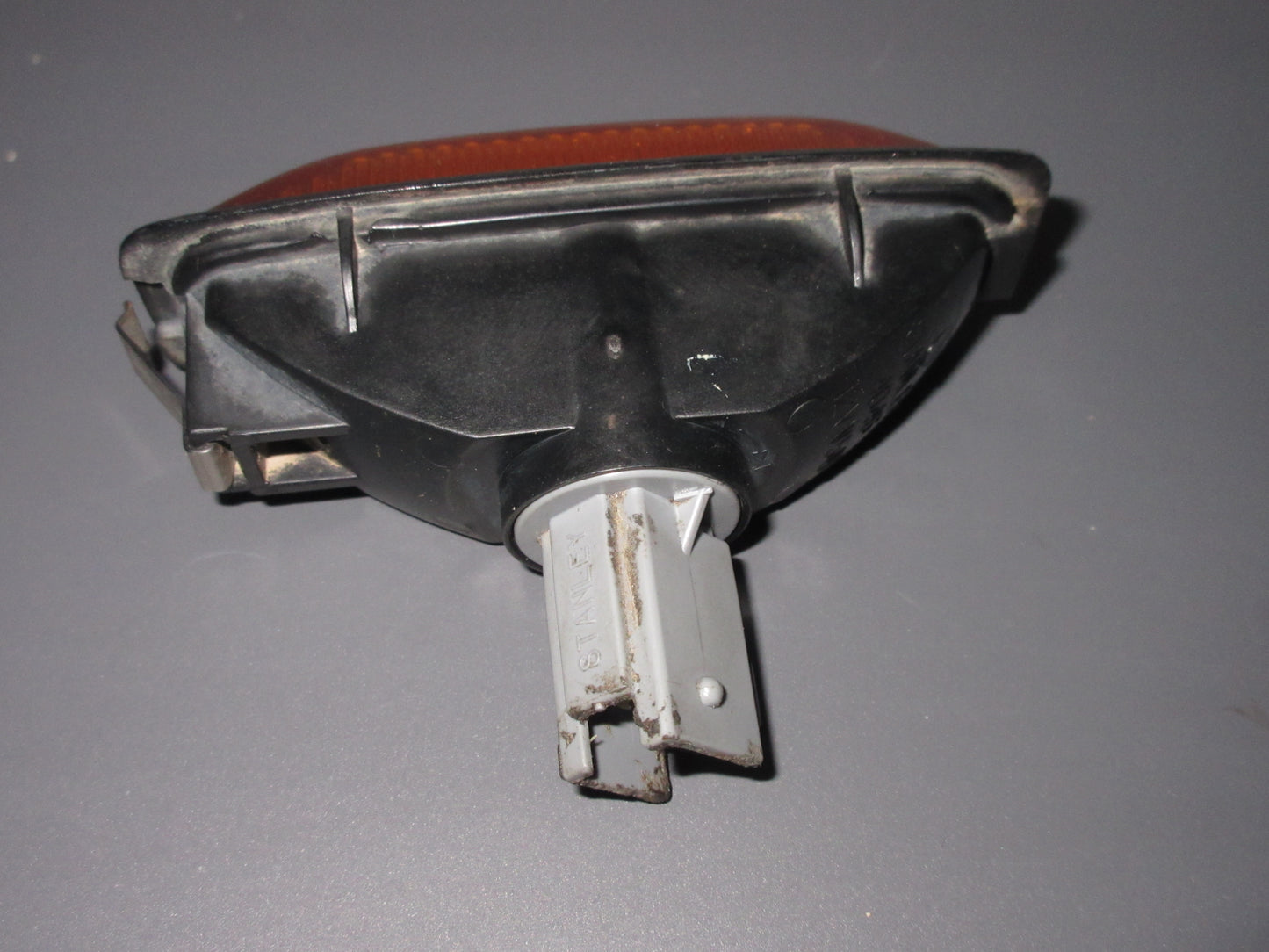 94 95 96 97 Honda Accord OEM JDM Front Fender Side Marker Light Bulb Socket