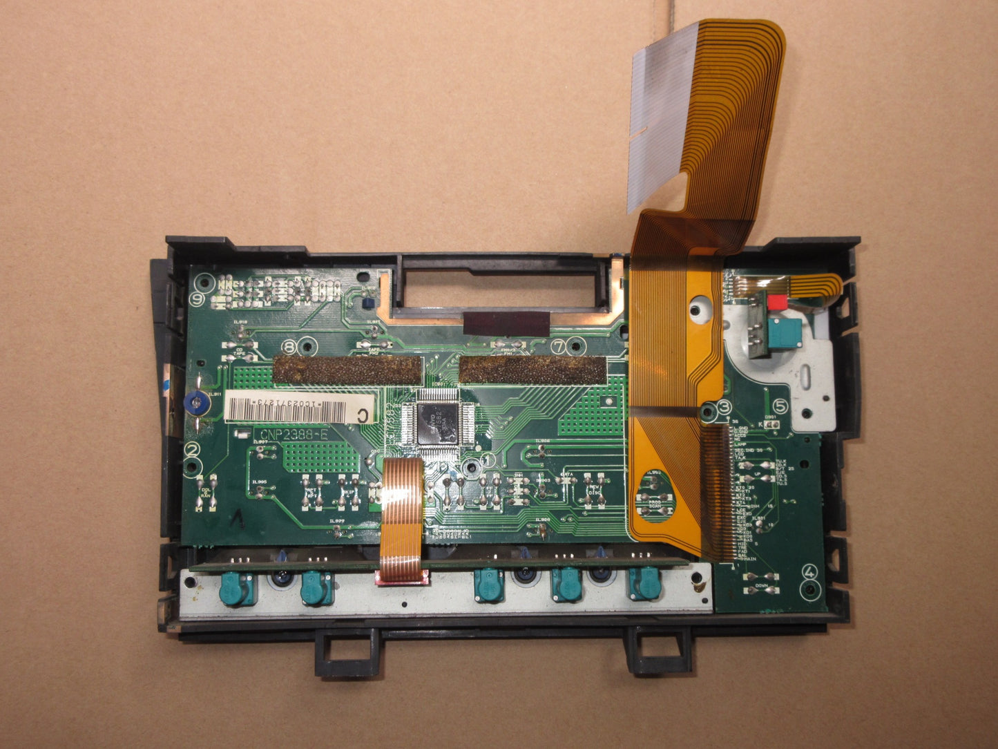 92 93 94 95 96 Lexus ES300 OEM Radio Circuit Board with LCD Display