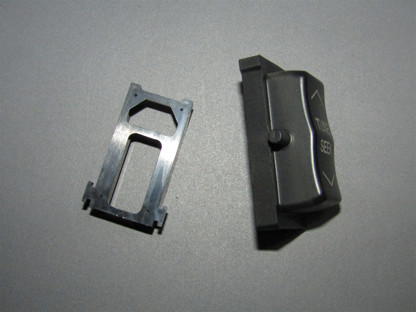 92 93 94 95 96 Lexus ES300 OEM Radio Tune Seek Switch Button