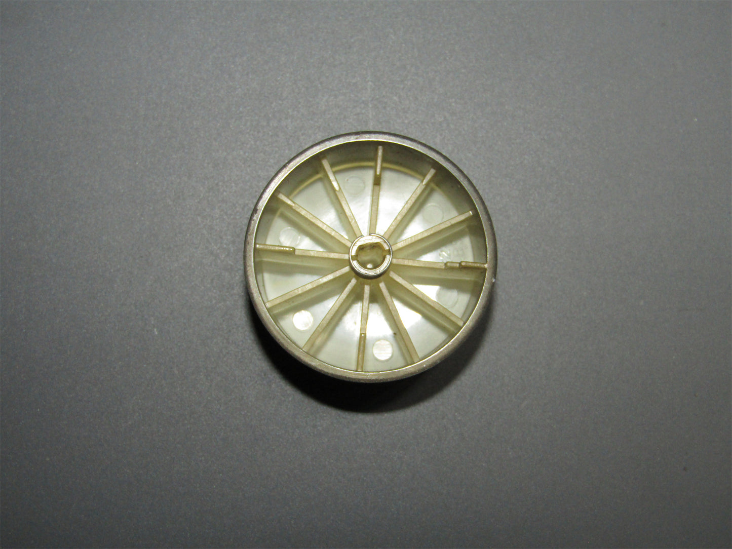 92 93 94 95 96 Lexus ES300 OEM Radio Power Volume Switch Knob