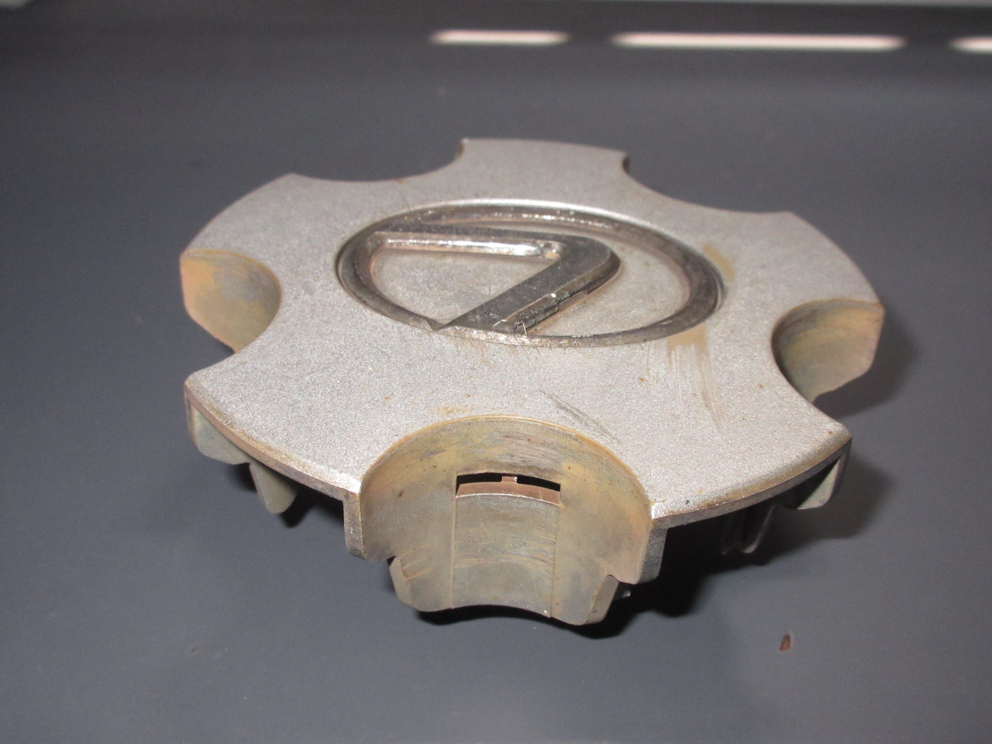 92 93 94 95 96 Lexus ES300 OEM Wheel Center Cap