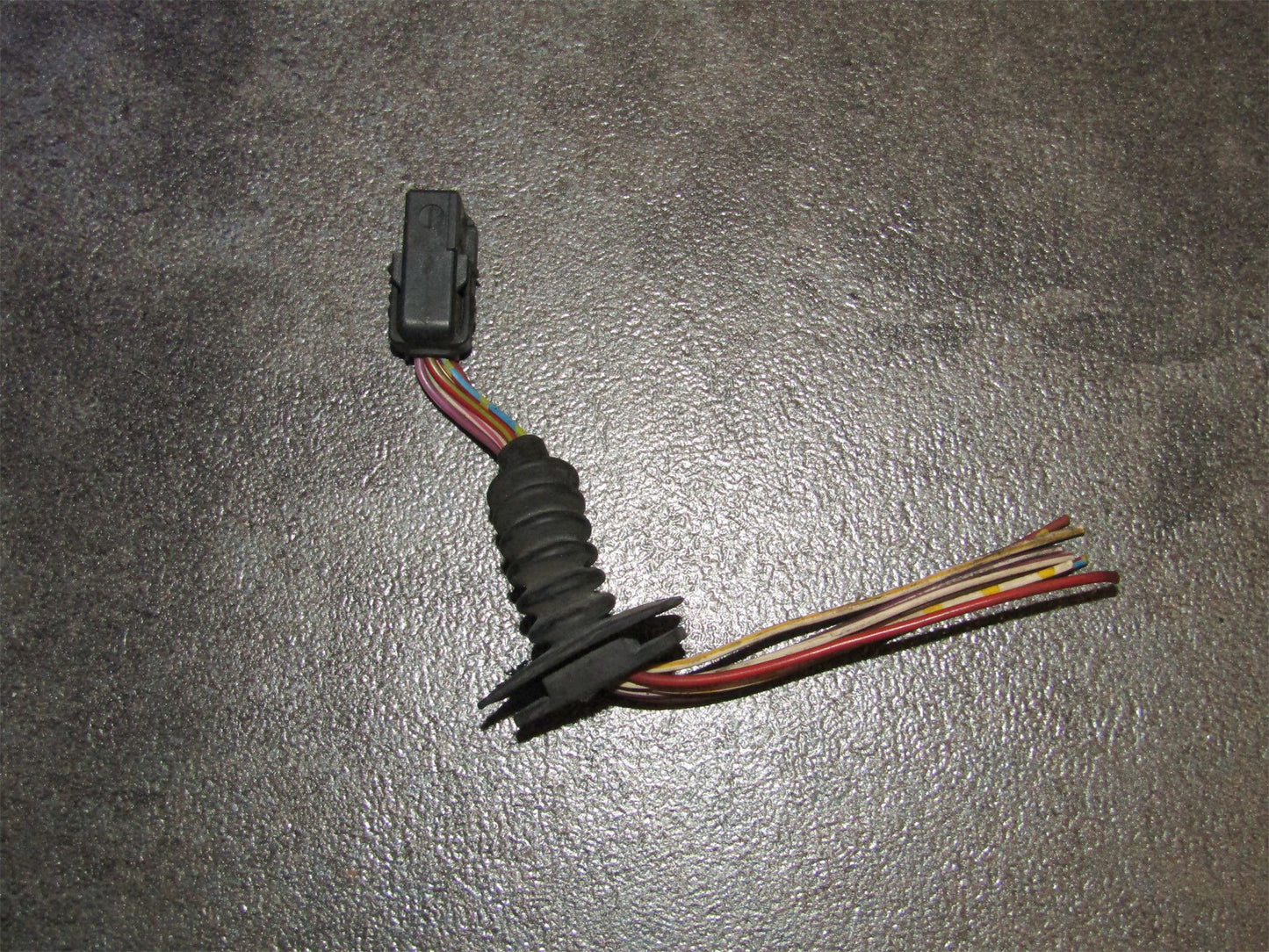 92 93 94 95 BMW 325i OEM Interior Rear View Mirror Pigtail Harness Connector