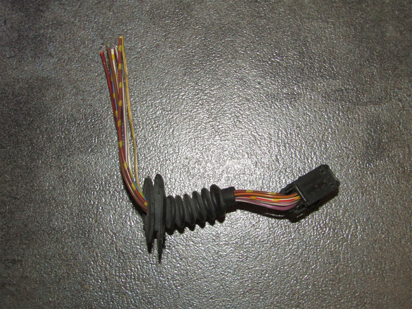 92 93 94 95 BMW 325i OEM Interior Rear View Mirror Pigtail Harness Connector