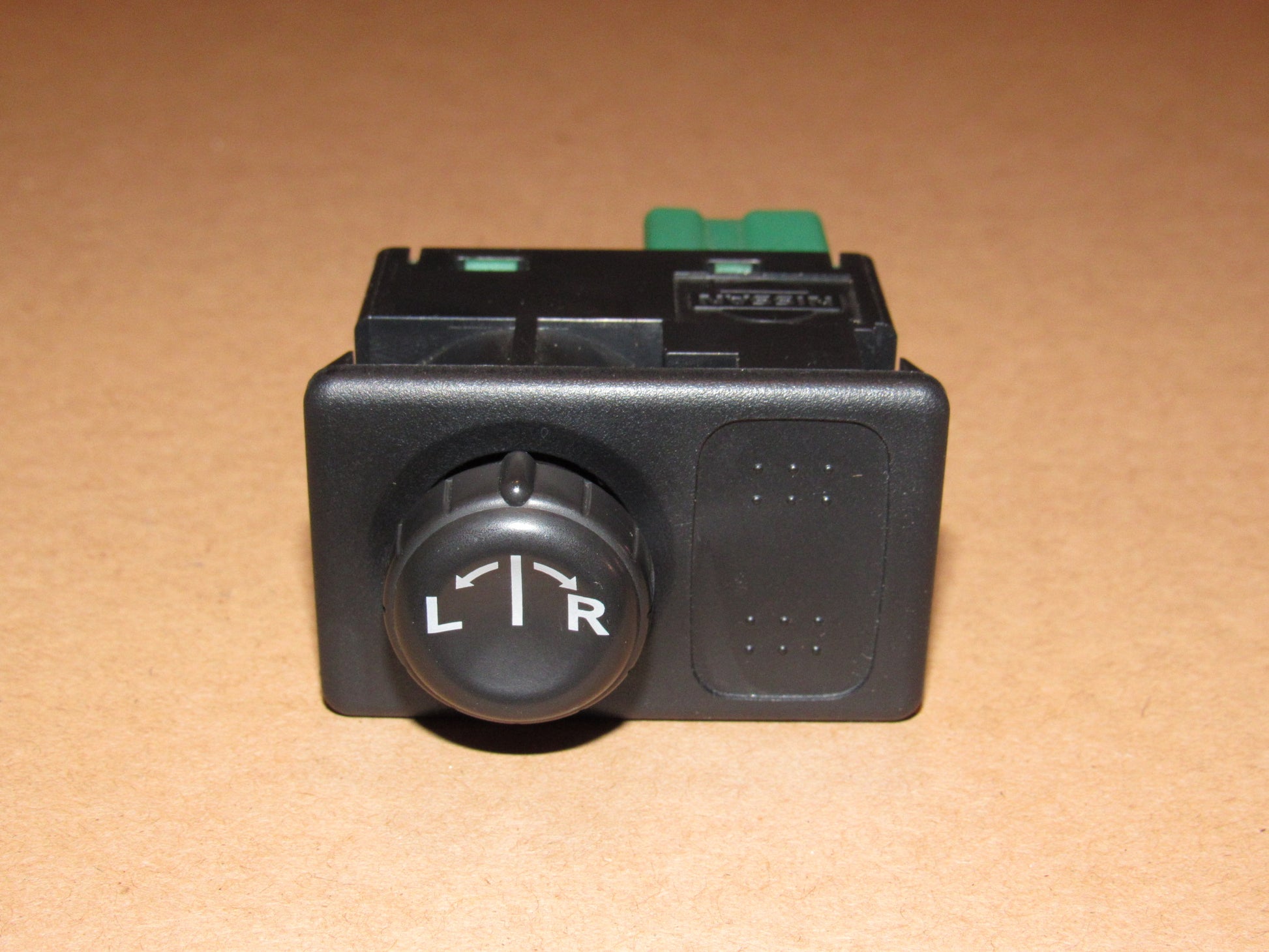 01-03 Infiniti QX4 OEM Power Mirror Switch