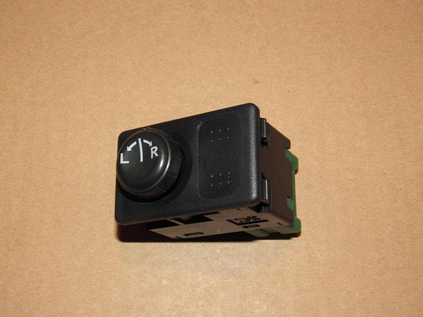 01-03 Infiniti QX4 OEM Power Mirror Switch