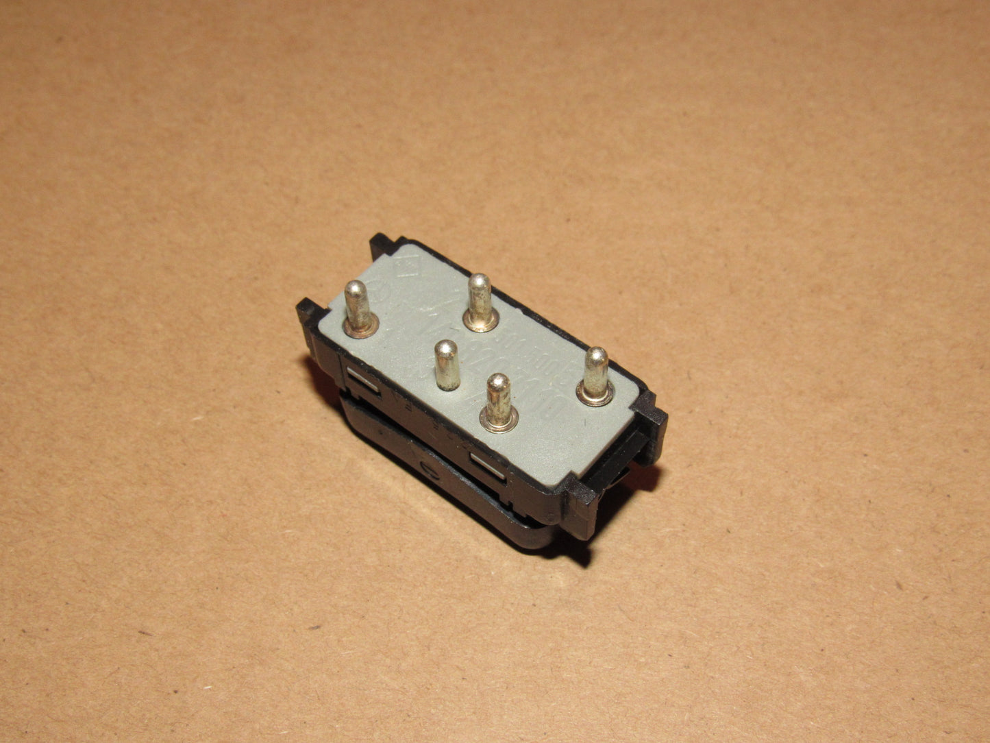 94-95 Mercedes Benz S600 OEM Climate Control Activated Air Carbon Switch