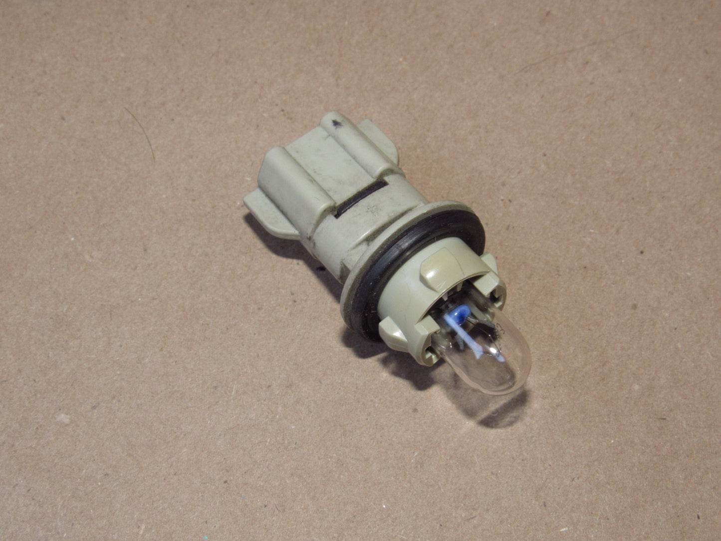 98-02 Mazda 626 OEM Front Fender Side Marker Light Bulb Socket