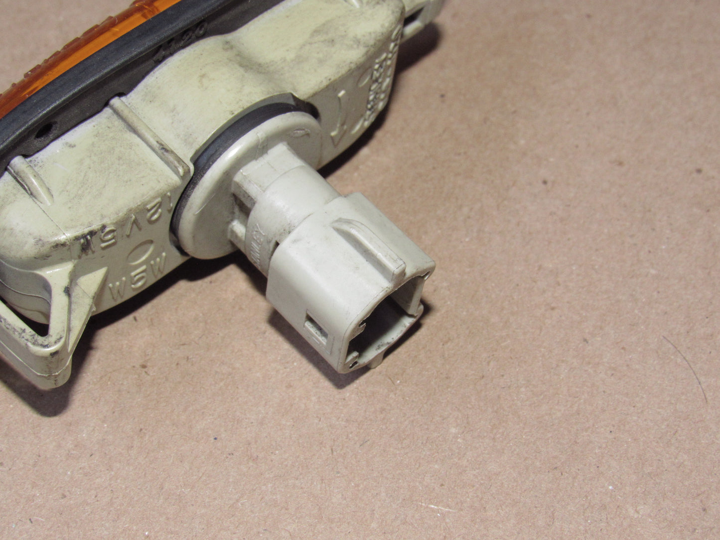 98-02 Mazda 626 OEM Front Fender Side Marker Light Bulb Socket