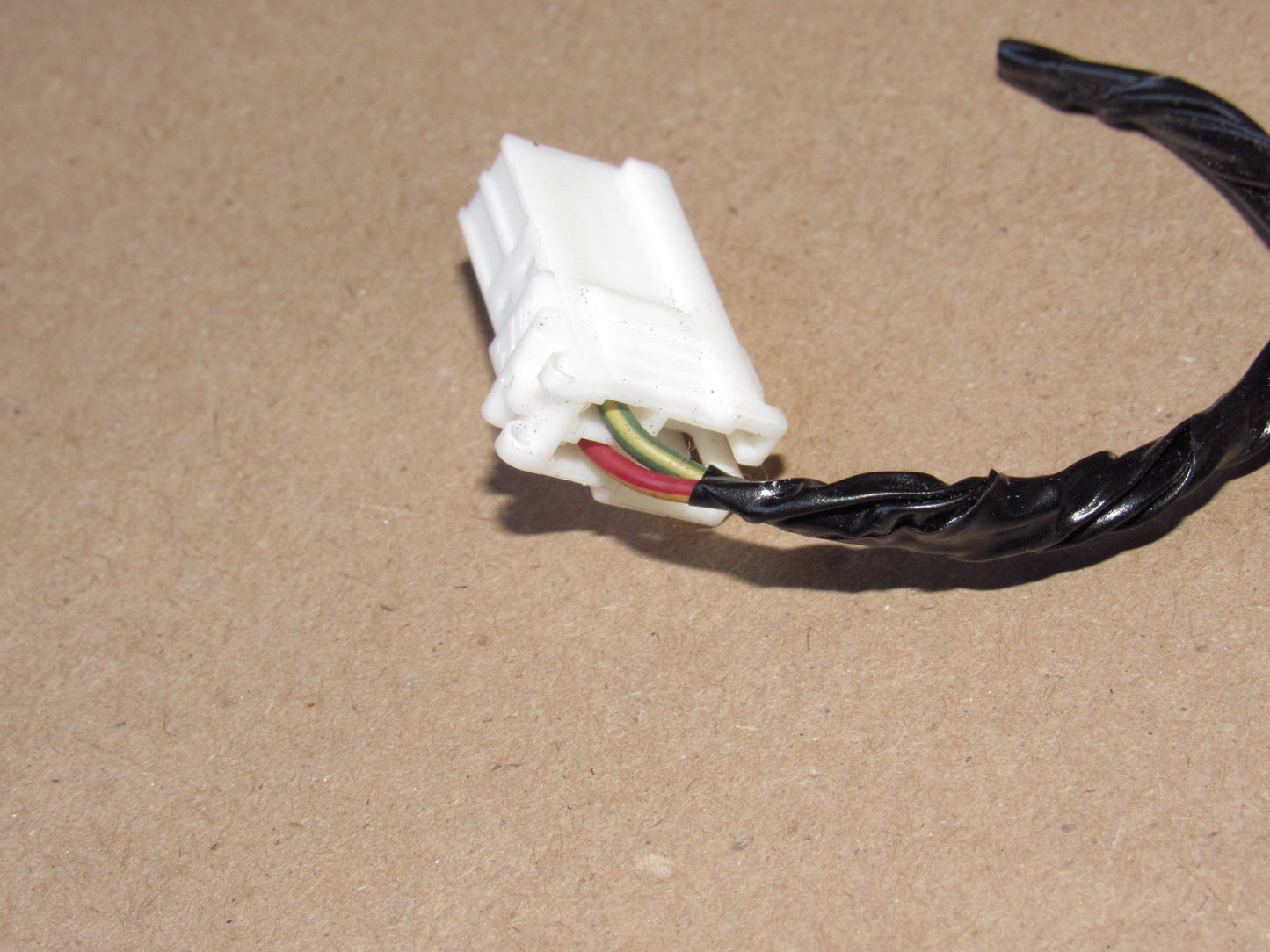 01-04 Mitsubishi Montero Sport OEM Anti Theft Security Light Pigtail Harness Connector