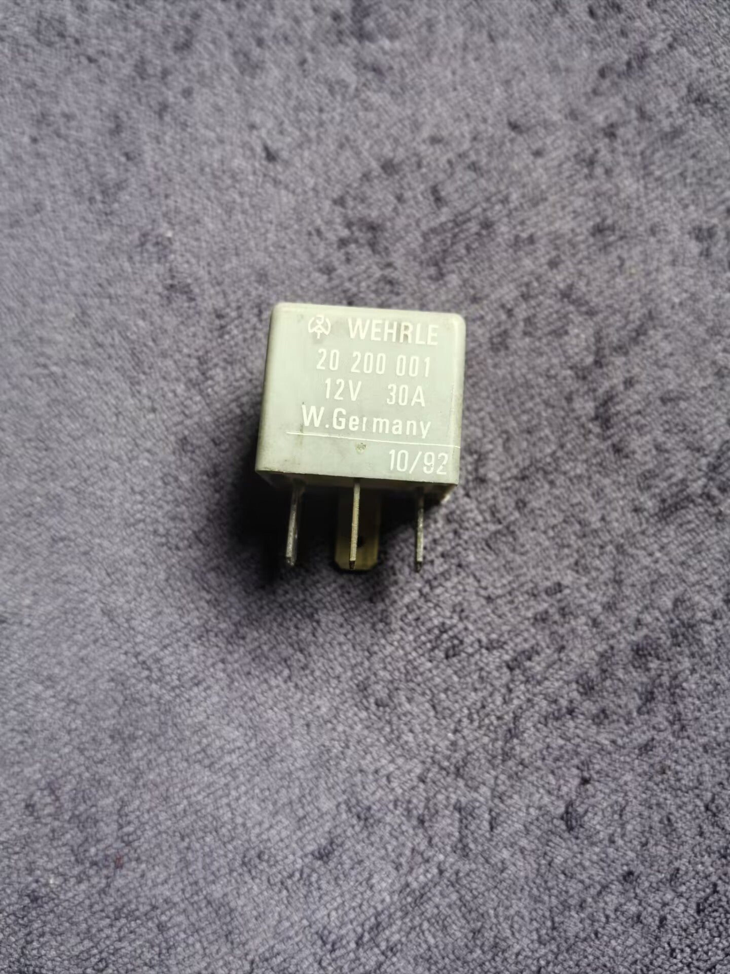 Universal Relay 20 200 001 / 12V 30A / 4 Prongs