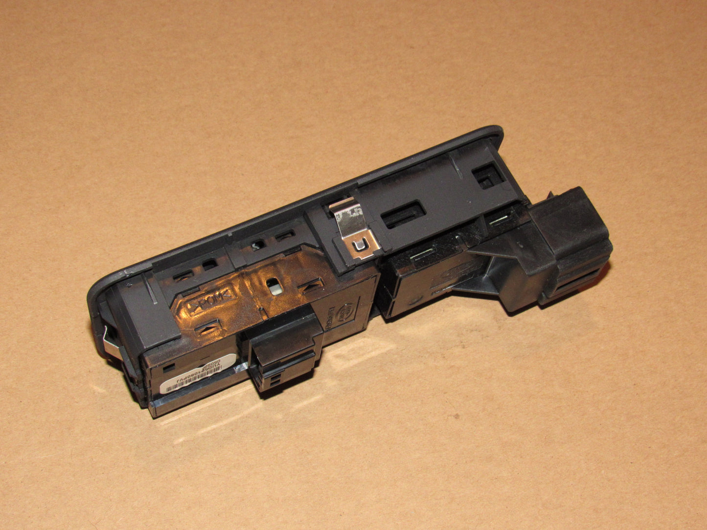 05-09 Land Rover Range Rover OEM Rear Window Switch and Audio Jack