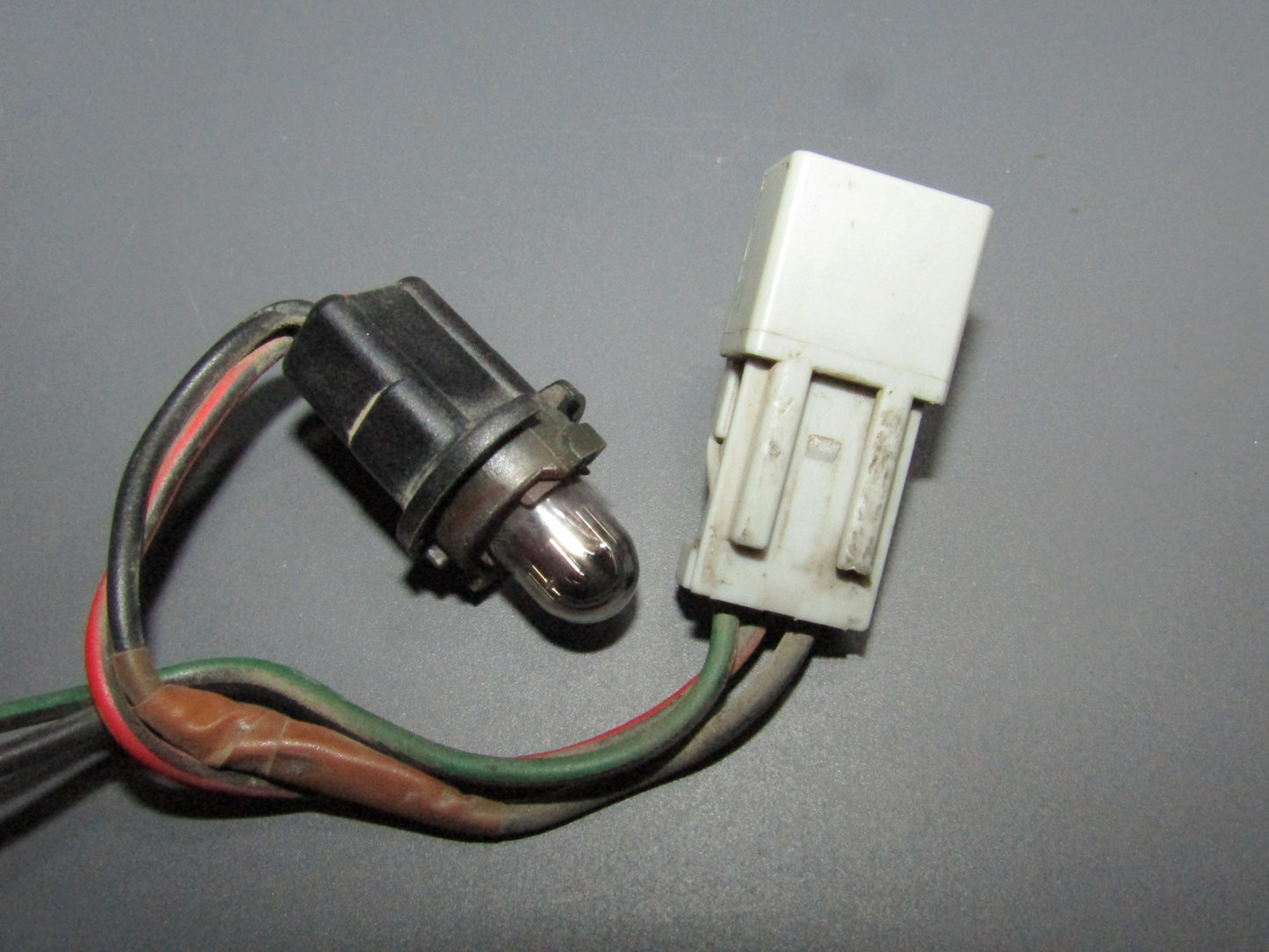 96 97 Honda Accord OEM Inner Tail Light Reverse Light Bulb Socket - Left