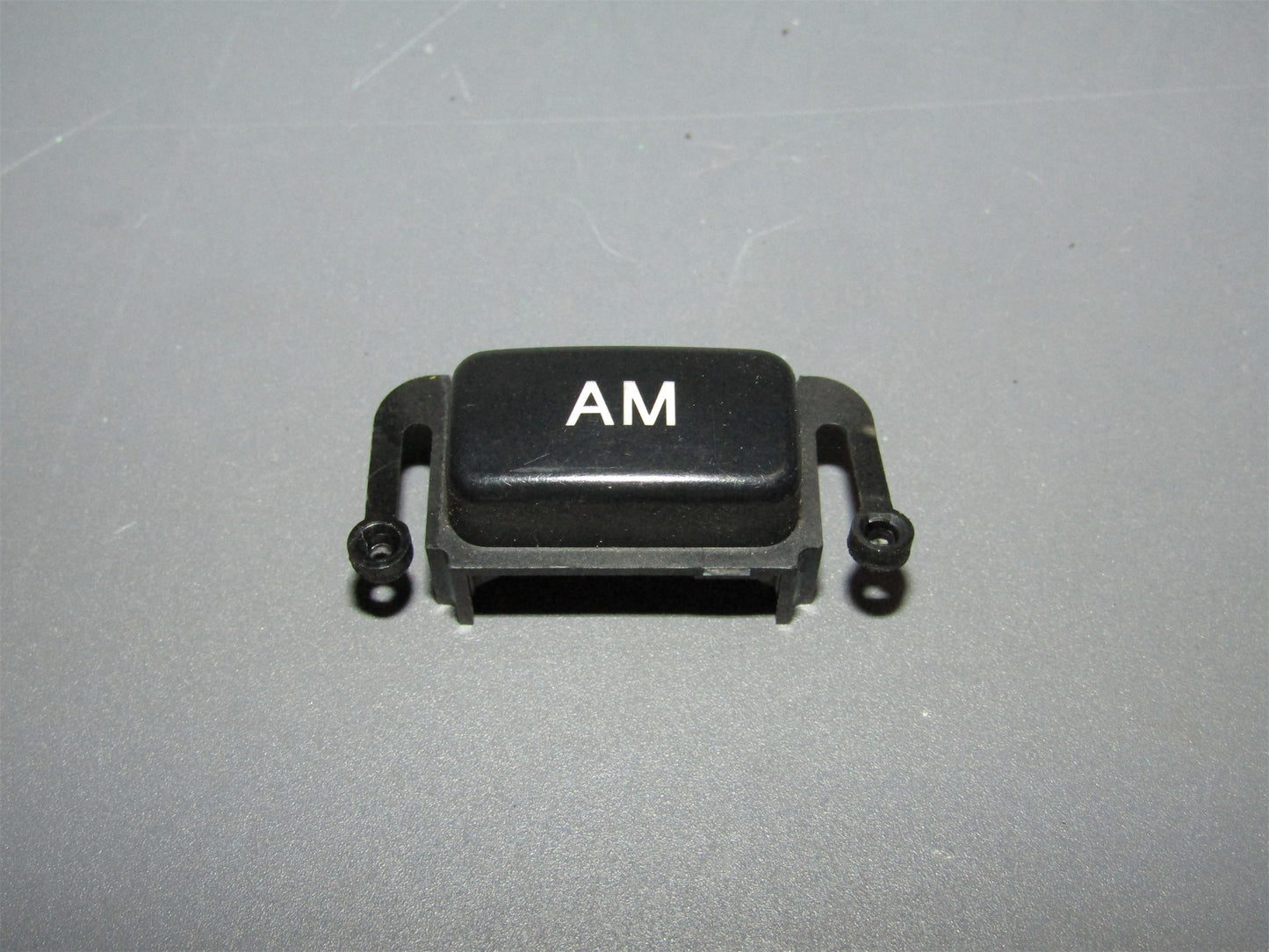 92 93 94 95 96 Lexus ES300 OEM Radio AM Switch Button