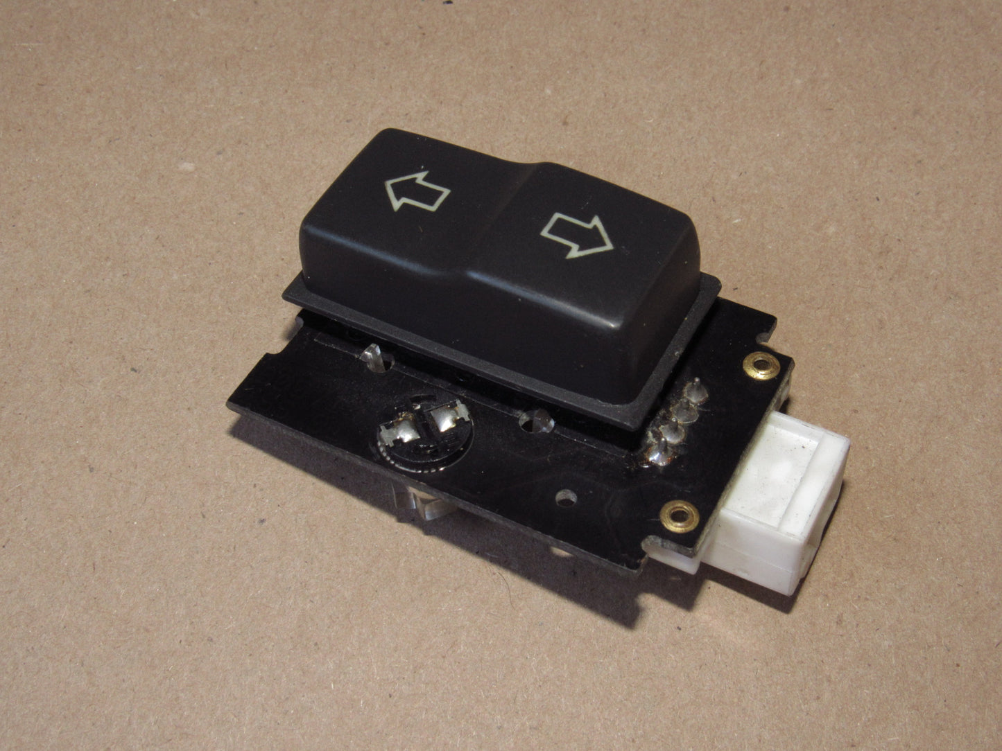 96-02 Land Rover Range Rover OEM Rear Window Switch