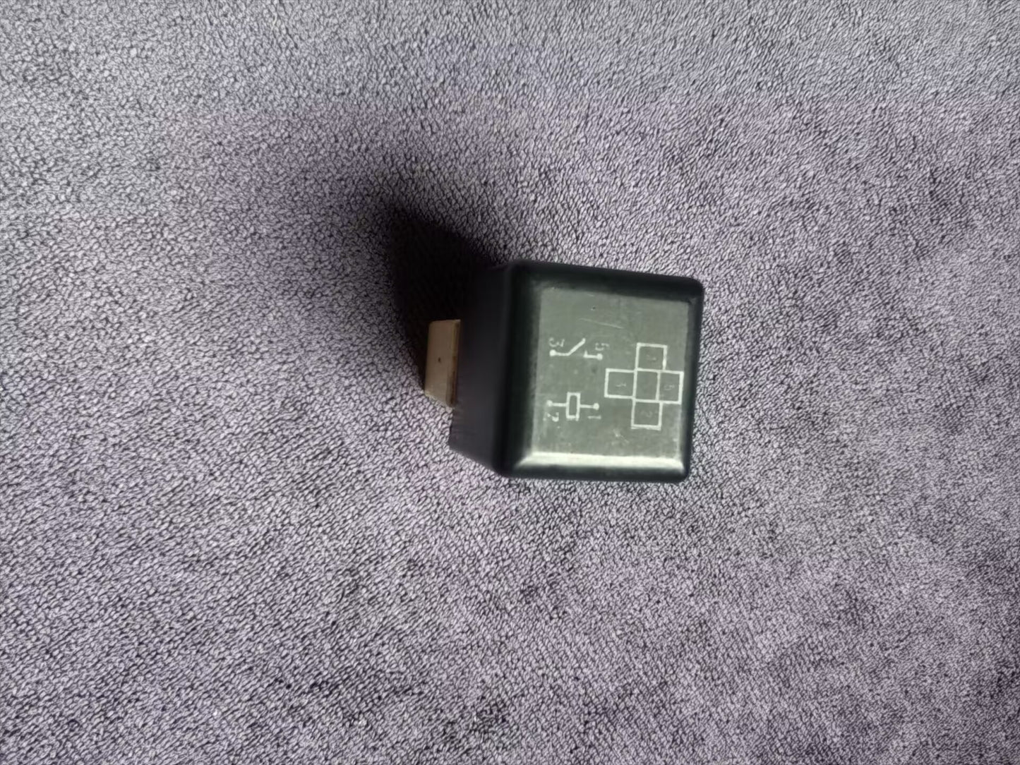 Toyota OEM Relay 90987-02010